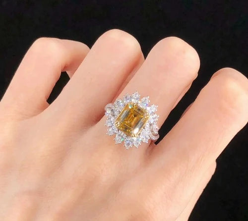 18K White Gold and GIA 3.02ct Fancy Brown-Yellow SI2 Diamonds Ring